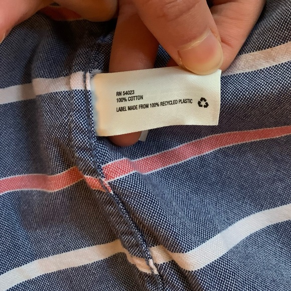 Gap Fitted Boyfriend Button Down Shirt - Picture 4 of 5